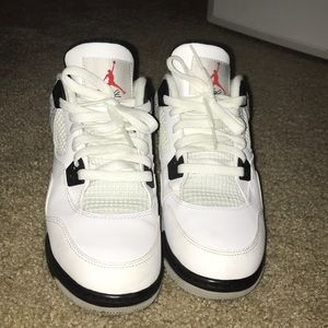 Jordan retro 4 cement grey